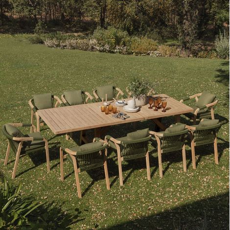 Set de mesa rectangular 200-260-320x100 cm extensible y 10 sillas de jardín con reposabrazos en madera de acacia Dubai SKLUM        (1/5)