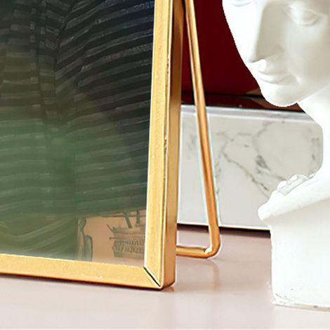 Cadre photo métallique doré 14,5x19,5cm, décoration portrait haute transparence en acrylique, imperméable, idéal pour bureau, finition élégante, design moderne, résistant à l'eau, parfait pour étagère (1/5)
