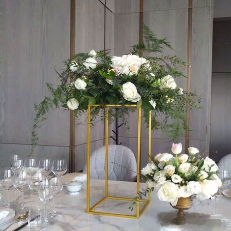 Gold Column Flower Stand for Wedding Decoration (1/5)