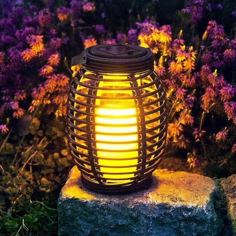 Lanterne solaire LED avec bougie D'un réalisme saisissant Avec effet vacillant À suspendre ou à poser Lanterne suspendue (1/2)
