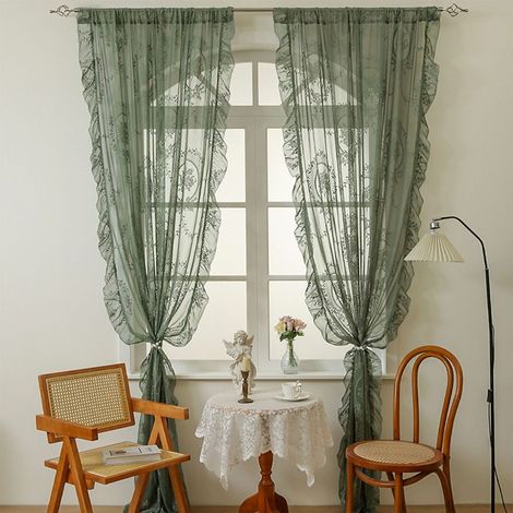 Due tende vintage in pizzo verde oliva con volant floreali, di dimensioni 140 x 260 cm. (1/4)