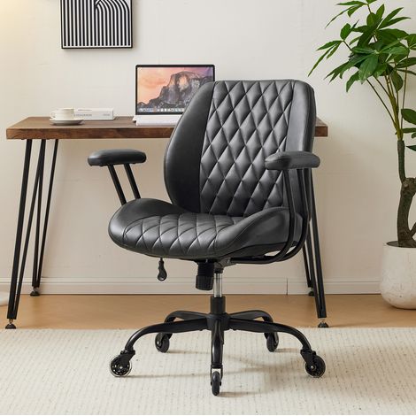 Fauteuil de bureau ergonomique en cuir noir, assise réglable, dossier inclinable et accoudoirs amovibles, coussin à ressorts, roulettes silencieuses – CHICFURN (1/5)
