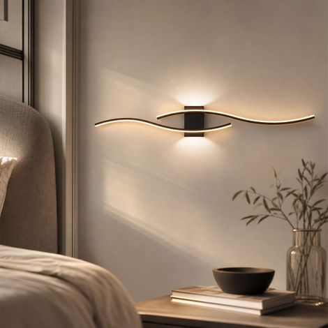 Applique murale LED design minimaliste noir 60cm, éclairage 3 tons télécommandé sans scintillement, corps en aluminium et acrylique pour chambre salon (1/5)