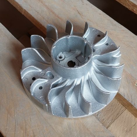 Le volant moteur MS382 est un volant moteur en aluminium moulé avec pôles d'allumage, adapté à la tronçonneuse STILE MS382.