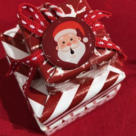 Adhésif 3D X10, Déco Murale Marrante qui Ressort du Mur, Pastilles Tête de Père Noël, 2,5 cm x 2,5 cm, Noël, Décoration Murale Originale et Amusante. (1/3)