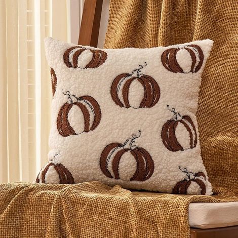 Lot de 2 Housses de Coussin Blanc Laiteux Style 2 Citrouille en Fausse Fourrure Lapin 45 × 45 cm, Carré Hiver pour Canapé Lit Salon, sans Garnissage (1/5)