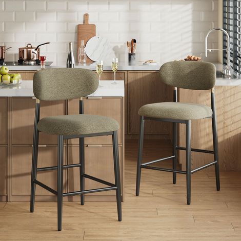 COLAMY Lot de 2 Tabourets de Bar en Tissu, Chaises de Bar Rembourrées avec Dossier Arrondi et Finition Dorée, Pieds en Métal Noir et Repose-Pieds, pour Îlot de Cuisine et Comptoir,marron (1/5)