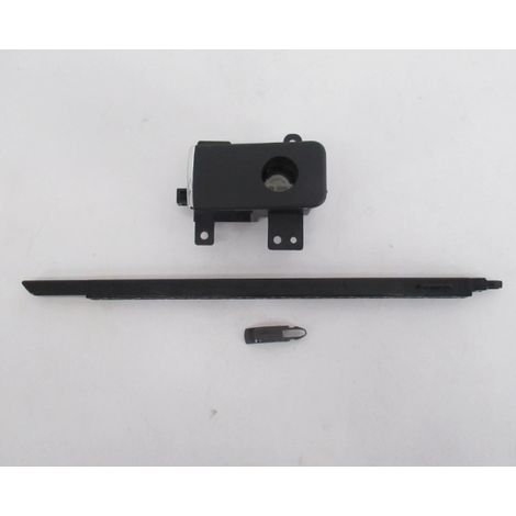 68630-1MA2B is suitable for the passenger-side glove box latch of Infiniti M series Q50L and Q70L. (1/5)