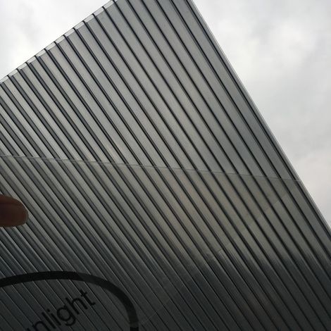Plaques polycarbonate 8mm 399x60cm gris translucide (1/2)