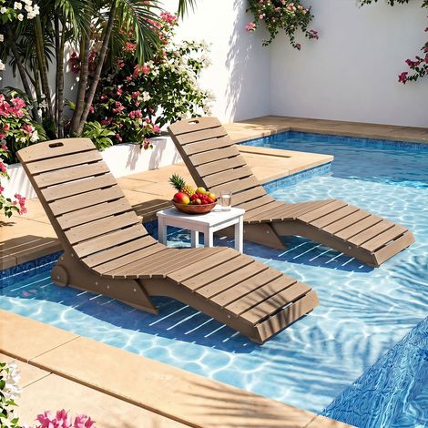 Chaise longue de piscine marron en HDPE avec courbe ergonomique en S, roulettes et structure lestée pour piscine terrasse et jardin (1/4)