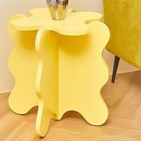 Petite table basse en forme de fleur, table basse ondulée, table en forme de pétale, table d'appoint chinoise tendance de style nordique à la forme originale pour chambre à coucher, jaune (1/5)