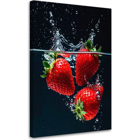 Stampe su Tela, Fragole che cadono nell'acqua su sfondo nero - 40x60 (1/2)