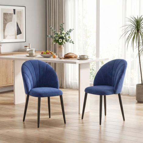 Ensemble de 2 chaises de salle à manger rembourrées avec dossier en velours à motif coquillage. 52 x 55 x 79 cm. Bleues