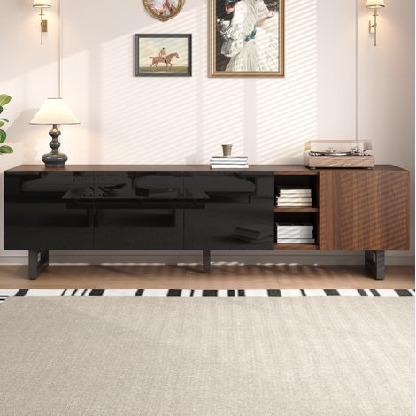 Meuble TV 180x38x50 cm avec portes sans poignées et étagères, naturel et noir (1/5)
