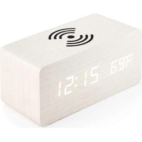 Réveil numérique en bois blanc avec chargement sans fil, 3 alarmes, affichage LED, contrôle du volume et double fonction snooze pour chambre, table de chevet ou bureau. (1/5)
