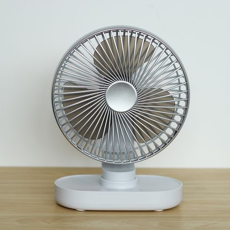 Wiederaufladbarer Tischventilator, 4000 mAh, silber, mit automatischer Vibrationsfunktion und leisem Betrieb, 4 Geschwindigkeitsstufen, Mini-USB-Anschluss, Preis auf Anfrage. (1/5)