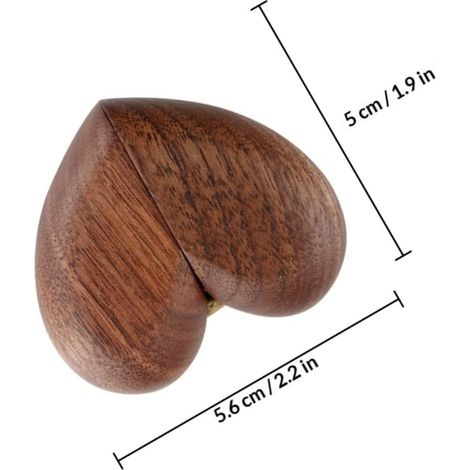 Scatola portagioie in legno a forma di cuore per fedi nuziali, custodia compatta e leggera pensata per cerimonie di fidanzamento e proposte di matrimonio. (1/5)