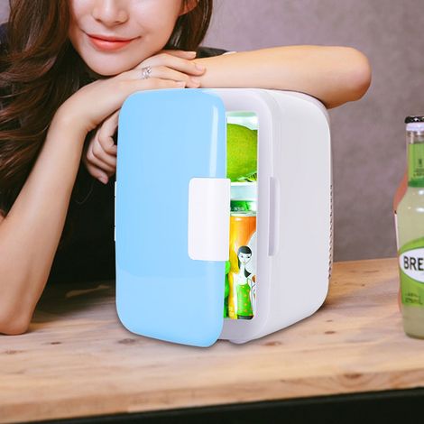 Lot de réfrigérateurs de voiture de 4 litres (norme américaine, 110 V) en vente à Wuhan. Adaptés à une utilisation en voiture et à la maison, sans logo et avec étiquette en anglais. (1/5)