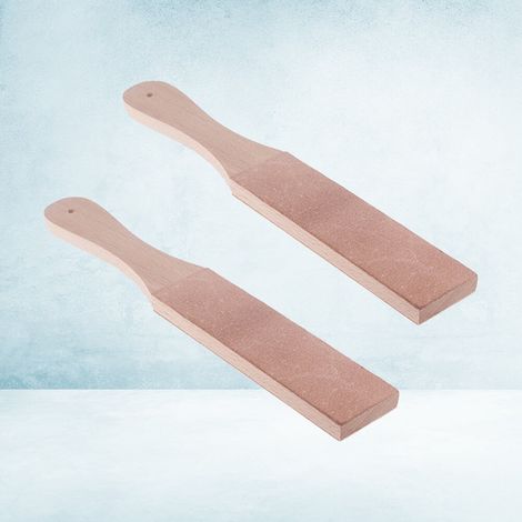 Zweiteiliges, hochwertiges Schnitzwerkzeug-Set, ausgestattet mit wärmebehandelten Stahlklingen und einem schützenden Aufbewahrungsdeckel. (1/3)