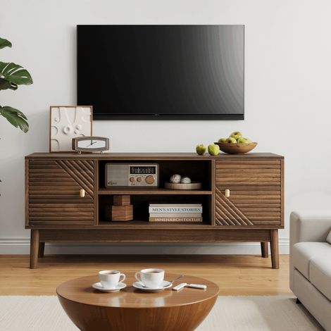 Meuble TV 110x40x48 cm style mid-century portes à lattes poignées métal passe-câbles pieds bois rangement noyer salon chic déco