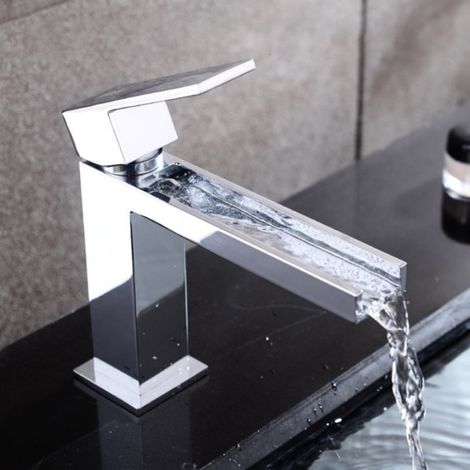 Mitigeur lavabo cascade chrome, France (1/5)