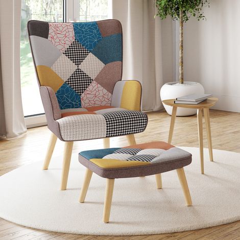 Sillón escandinavo IVAR con reposapiés de tela patchwork multicolor