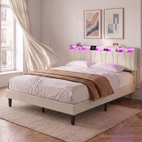 Letto matrimoniale 140x200 cm – Letto per adulti – Testiera con ripiano – Illuminazione LED RGB – Porte USB e Type-C – Rete a doghe – Lino beige (1/5)