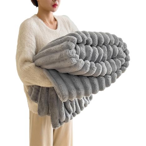 Couverture fausse fourrure lapin 200×230 cm – double face grise argentée, pelucheuse, canapé/lit (1/5)