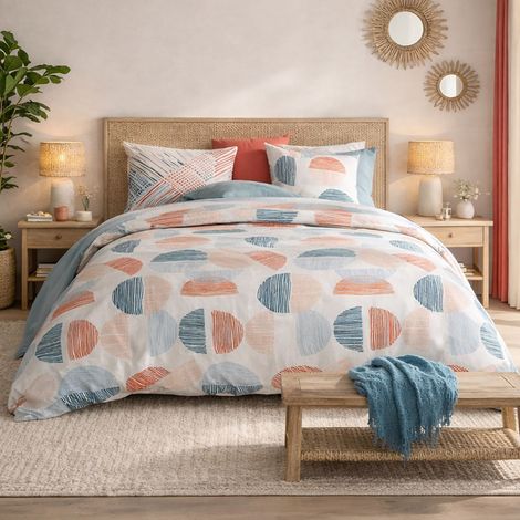 Parure housse de couette 240x220cm + 2 taies motif graphique bleu et rouge 100% coton - ARLY (1/4)
