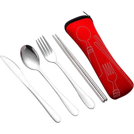 Ensemble de couverts 4 pièces en acier inoxydable portable, comprenant une cuillère, une fourchette et un couteau à steak, avec sac de rangement rouge.