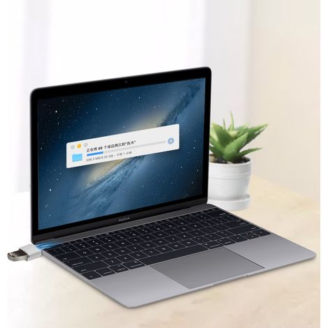 Adattatore plug and play da USB-C a USB, adattatore da USB-C maschio a USB 3.0 OTG, design leggero e pratico, velocità di trasmissione ultraveloce e ampia compatibilità.