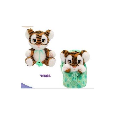 Baby paws tiger