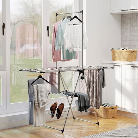 Sèche-linge pliable argenté en acier inoxydable, 156,5 x 68 x 192 cm, avec ailes réglables et support à chaussures (1/4)