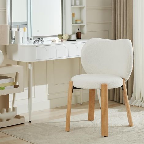 Chaise de Coiffeuse Blanche en Velours Peluche, Dossier Cœur, Pieds Bois (1/5)