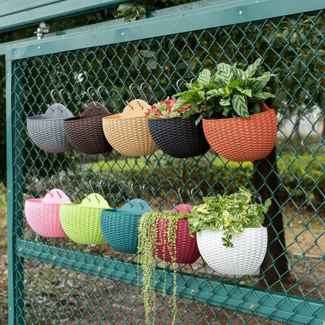 Kleiner, dunkelgrüner Hydrokultur-Blumentopf in Rattan-Optik, halbrunder Hängeblumentopf ohne Bohren, geeignet für die Gartendekoration und Bepflanzung (1/5)
