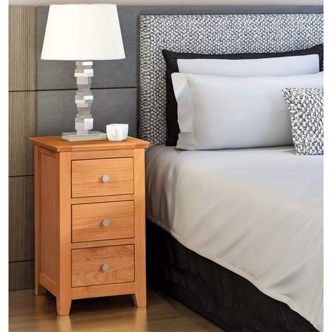 Hallowood Furniture Hereford Oak 3 Drawer Bedside Table, Solid Wooden Narrow Side Table for Small Spaces, Pre-Assembled Bedside Cabinet with Storage Drawers for Bedroom or Living Room (1/5)