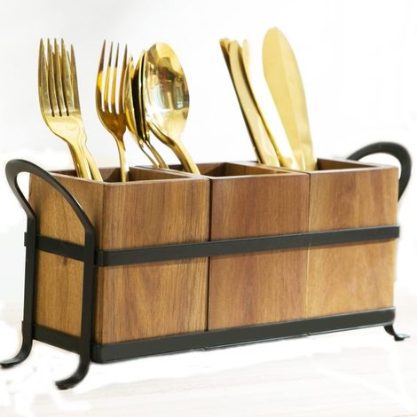 Étagère à couverts en bois à trois compartiments avec plateau métallique, style campagnard, pour le rangement des ustensiles de cuisine. (1/5)