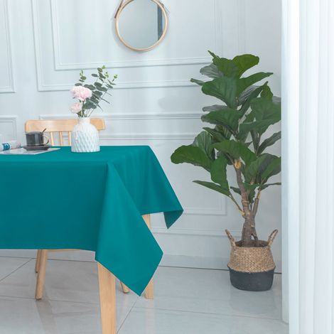 Homemaison – Nappe carrée enduite antitache bleu paon 180x180 cm – 100% polyester – Finition ourlet déperlant – Lavable en machine à 30° (1/3)