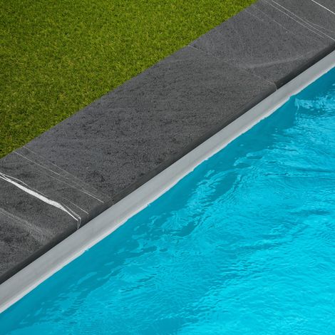 Margelle de piscine Ardoise Noire Grenaillée 60x30x3 cm Bord Droit (à l'unité) - RO'MA NATURE (1/4)