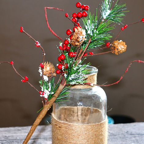 Lot de 3 branches de pin artificielles enneigées de 45 cm, avec aiguilles et pommes de pin rouges, pour décorer un vase à Noël. (1/5)
