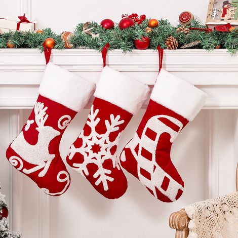 Set aus 3 bestickten Samt-Weihnachtsstrümpfen, 46 cm, zum Befüllen und Aufhängen als Weihnachtsbaumschmuck. (1/5)