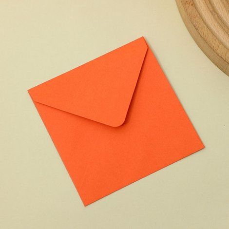 Confezione da 50 buste quadrate colorate. Design semplice, utilizzo versatile. Buste fatte a mano per biglietti d'auguri e regali. (1/5)