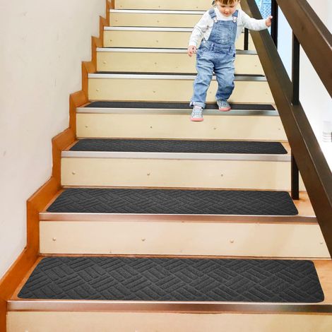 Lot de 8 marches d'escalier autocollantes en caoutchouc (76 x 20 cm), antidérapantes et lavables, sans danger pour les enfants et les animaux. (1/5)