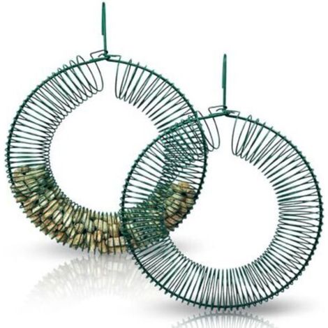 Deux mangeoires à cacahuètes, une mangeoire suspendue en forme de couronne et une mangeoire ronde en métal avec des crochets. (1/5)