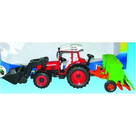 Trattore con macchinari agricoli