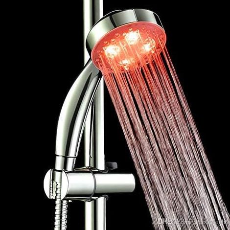 Douche LED - Tête de Douche à 7 Couleurs - Finition Chromée - Raccord Universel - Matériau ABS - 1 Pièce (1/5)