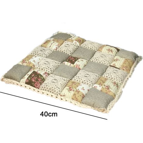 Cuscino per sedia patchwork con lacci antiscivolo e bordo in pizzo, ideale per cucina o sala da pranzo. (1/3)