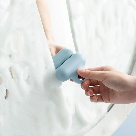 Spiegelabzieher aus TPR, kleine, ergonomische Glasreinigungsbürste mit Saugnapfhaken für Badezimmer, Blau (1/4)