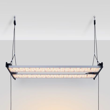 Barcelona Led – Lampe horticole LED 250W dimmable 0-10V – Lumière bleue et rouge pour croissance – Kit de suspension inclus – IP54 (1/5)