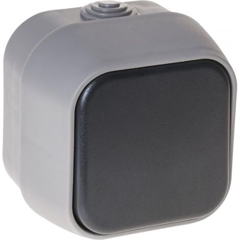 Interrupteur unipolaire IP54 en gris élégant, avec dimensions compactes de 7 x 7 x 5 cm. Idéal pour contrôler les circuits électriques dans les espaces intérieurs et extérieurs.